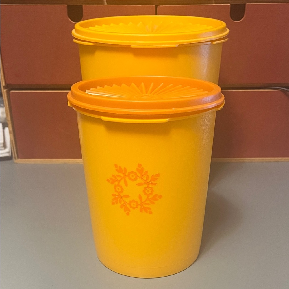 Vintage Harvest Maize Tupperware Containers
